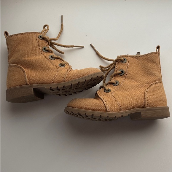 OLD NAVY Girls Shoes, Bundle Lot of 3! Size 8 & 9 Toddler - Picture 2 of 7